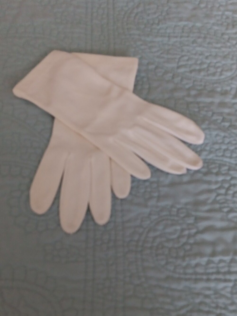 Vintage Creamy White Dress Gloves Wrist length